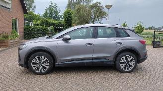 krockskadad bil auto Audi Q4 etron 170pk  navi  clima 2023/6