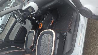 Renault Twingo r80  limitee  vibes  82pk navi  clima picture 7