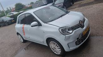 Renault Twingo r80  limitee  vibes  82pk navi  clima picture 4