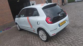 Renault Twingo r80  limitee  vibes  82pk navi  clima picture 3