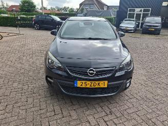 krockskadad bil auto Opel Astra 1.4i   88kw  clima 2012/10