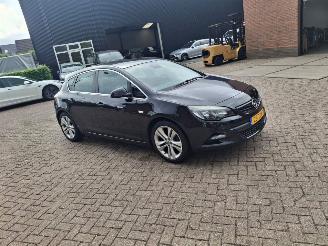 skadebil auto Opel Astra 1.4i   88kw  clima 2012/10