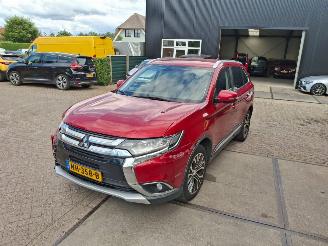 Damaged car Mitsubishi Outlander 2.0i  150pk automaat   clima navi 2017/1