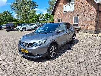 skadebil auto Nissan Qashqai 1.6i 120kw navi  pano 2016/2