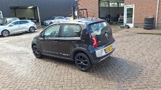 damaged passenger cars Volkswagen Up! cross up  1.0i  75pk 5drs airco 2014/1