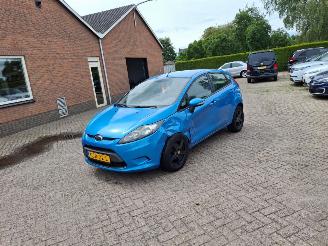 damaged passenger cars Ford Fiesta 1.25i 5drs airco 2010/4