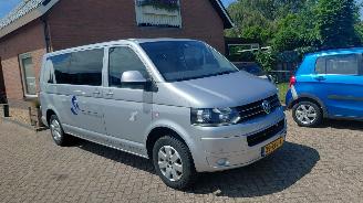 Damaged car Volkswagen Transporter 2.0 tdi  140pk 9 persoons   airco 2010/6