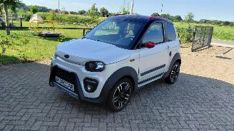 krockskadad bil brommobiel Microcar  mgo  dynamic  dci 2020/12