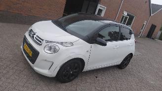 Citroën C1 1.0 vti shine  clima navi lmv picture 4