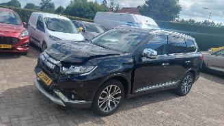 skadebil auto Mitsubishi Outlander 2.0 i  150pk automaat    navi clima 2018/4