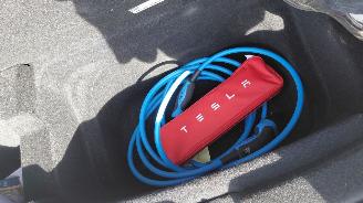 Schadeauto Tesla Model Y 256pk  pano 2025/9