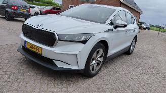 Coche accidentado Skoda Enyaq 204pk   clima navi    80kw accu 2022/2