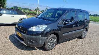 skadebil auto Peugeot Partner 1.6 vti  98pk    airco 2013/2