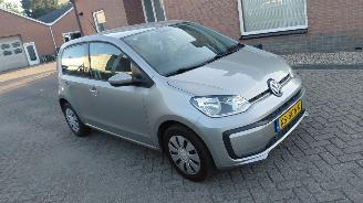 skadebil auto Volkswagen Up! 1.0i  automaat   airco 2018/8