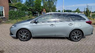 Damaged car Toyota Auris 1.2i  85kw   navi  clima 2016/2