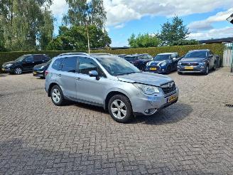 skadebil auto Subaru Forester 2.0i  150pk automaat pano 2015/4