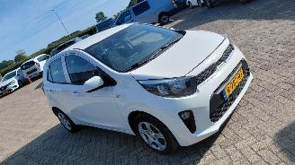Kia Picanto 1.0 dpi  5drs airco picture 9