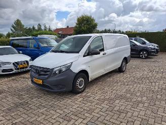 Vaurioauto  passenger cars Mercedes Vito 111 cdi  lang  airco 2019/8