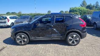 damaged passenger cars Volvo XC40 2.0 b4 hybrid clima navi 2026/3