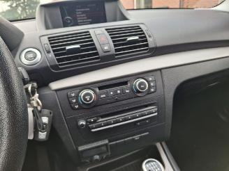 BMW 1-serie 118i 5drs airco navi picture 8