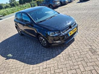 Vaurioauto  passenger cars Volkswagen Polo 1.0i 70kw 5drs airco 2017/1