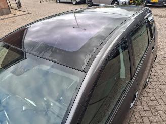 Unfallwagen Toyota Verso 1.8 vtti  147pk navi clima 2010/6