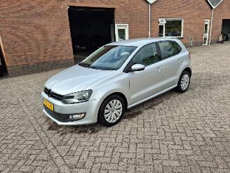 Unfallwagen Volkswagen Polo 1.2 tsi  66kw edition   navi airco 2013/7