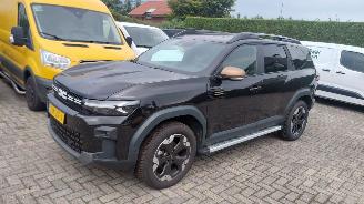 Damaged car Dacia Bigster 1.8 hybrid 109pk   navi clima 2025/10