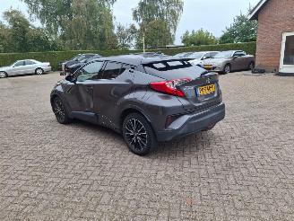 Voiture accidenté Toyota CH-R 1.8 hybrid navi clima 2017/6