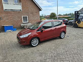 damaged passenger cars Ford B-Max 1.0i   74kw  navi clim 2017/4