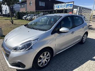  Peugeot 208 1.2PURETECH EERSTE EIGENAAR 118925 KM BOUWJAAR 2016 3850 EURO 2016/6
