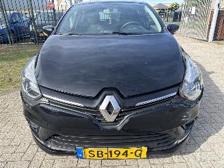 Renault Clio 0.9 LIMITED RIJDBARE SCHADE! 113117 KM BOUWJAAR 2018 5999 EURO picture 6