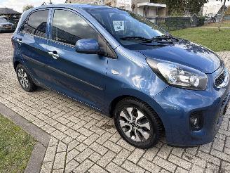 Kia Picanto 1.0 PLUSLINE NAVIGATOR LICHTE ZIJSCHADE! 2016  3999 EURO VAST picture 5