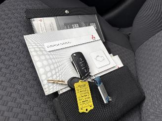 Mitsubishi Space-star 1.0 COOL+ SUPERLICHTE SCHADE! RIJDBAAR BOUWJAAR 2016 3400 VAST! picture 15