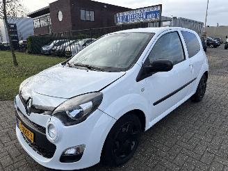 krockskadad bil auto Renault Twingo 1.2-16V COLLECTION AIRCO LICHTE SCHADE! 68540 KM 2013 3100 EURO 2013/2