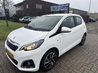 Avarii autoturisme Peugeot 108 1.0e VTI ALLURE LICHTE SCHADE BOUWJAAR 2022  6999 EURO VAST 2022/1