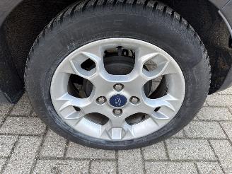 Ford Fiesta 1.25 TITANIUM SCHROEFSCHADE! BOUWJAAR 2012 132790KM 2400 EURO picture 7