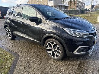 Damaged car Renault Captur 0.9 INTENS 80000 KM RIJDBAAR BOUWJAAR 2018  5999 EURO VAST! 2018/8