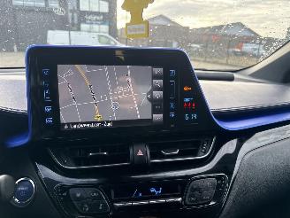 Toyota C-HR 1.8 HYBRID ADVENTURE RIJDBARE ZIJSCHADE! 2017  10950 EURO VAST picture 11