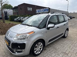 Auto incidentate Citroën C3 picasso 1.4 VTi AURA LICHTE SCHADE! 95056 KM NAP BOUWJAAR 2010 2200 EURO 2010/2