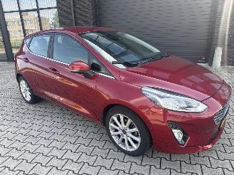 Damaged car Ford Fiesta 1.0 AUTOMAAT TITANIUM RIJDBARE SCHADE BOUWJAAR 2017 7850 EURO 2017/12