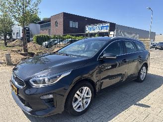 Voiture accidenté Kia Ceed 1.0 TURBO DYNAMMICLINE RIJDBAAR BOUWJAAR 2019 6700 EURO VAST 2019/10