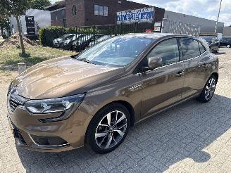 skadebil auto Renault Mégane 1.0 TCe BOSE  137380 KM RIJDBAAR! BOUWJAAR 2016  4999 EURO 2016/9