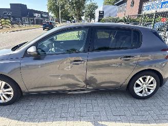 Peugeot 308 1.2 PURE TECH EXECUTIVE LICHTE SCHADE! BOUWJAAR 2016 3999 EURO picture 2