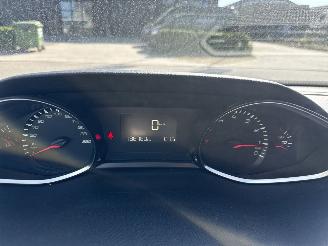 Peugeot 308 1.2 PURE TECH EXECUTIVE LICHTE SCHADE! BOUWJAAR 2016 3999 EURO picture 12