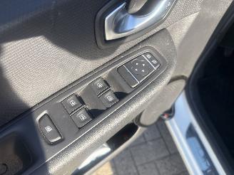 Renault Clio 0.9 LIMITED RIJDBARE SCHADE! 116187 KM NAP BOUWJAAR 2020 5100 picture 9