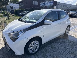 Unfallwagen Toyota Aygo 1.0 X PLAY AUTOMAAT 2e EIGENAAR 46692 NAP BOUWJAAR 2020 8150 2020/9