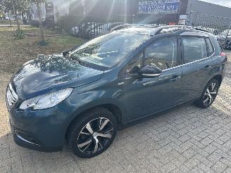 Schadeauto Peugeot 2008 1.2 URBAN CROSS 110 PK STORMSCHADE! BOUWJAAR 2015 3400 EURO 2015/10