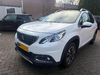 uszkodzony samochody osobowe Peugeot 2008 1.2 puretech Allure navi pano camera 2017/2