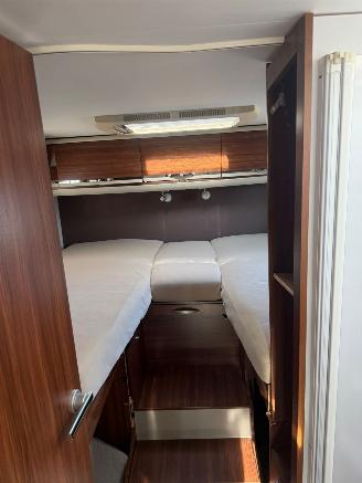 Fiat Camper ADRIA CORAL PLUS S 670SL AIRCO LENTGE BEDDEN TUSSEN DEUR picture 26